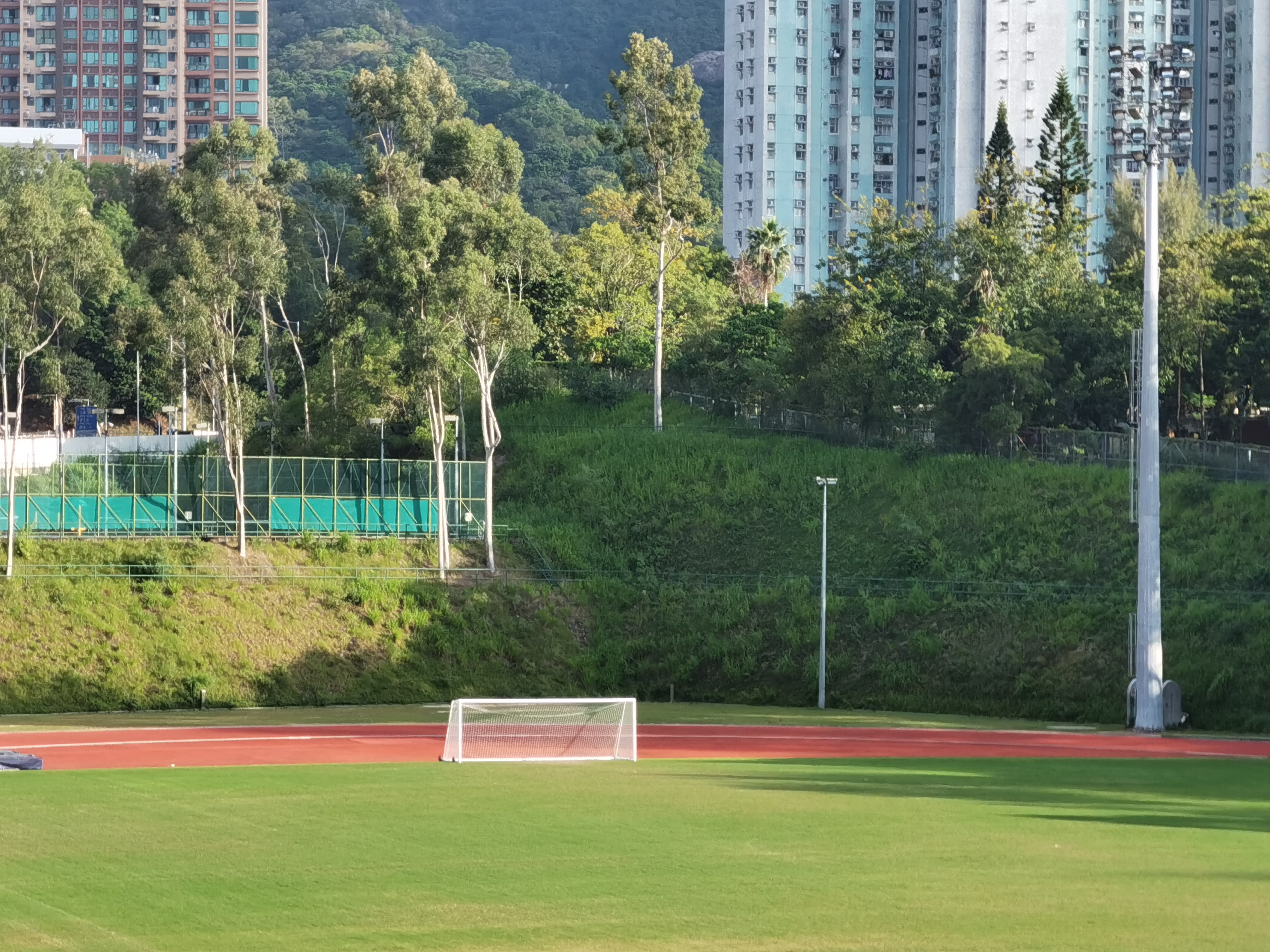 【世界盃】國家大事，在媒體裡也要讓路於足球的事？