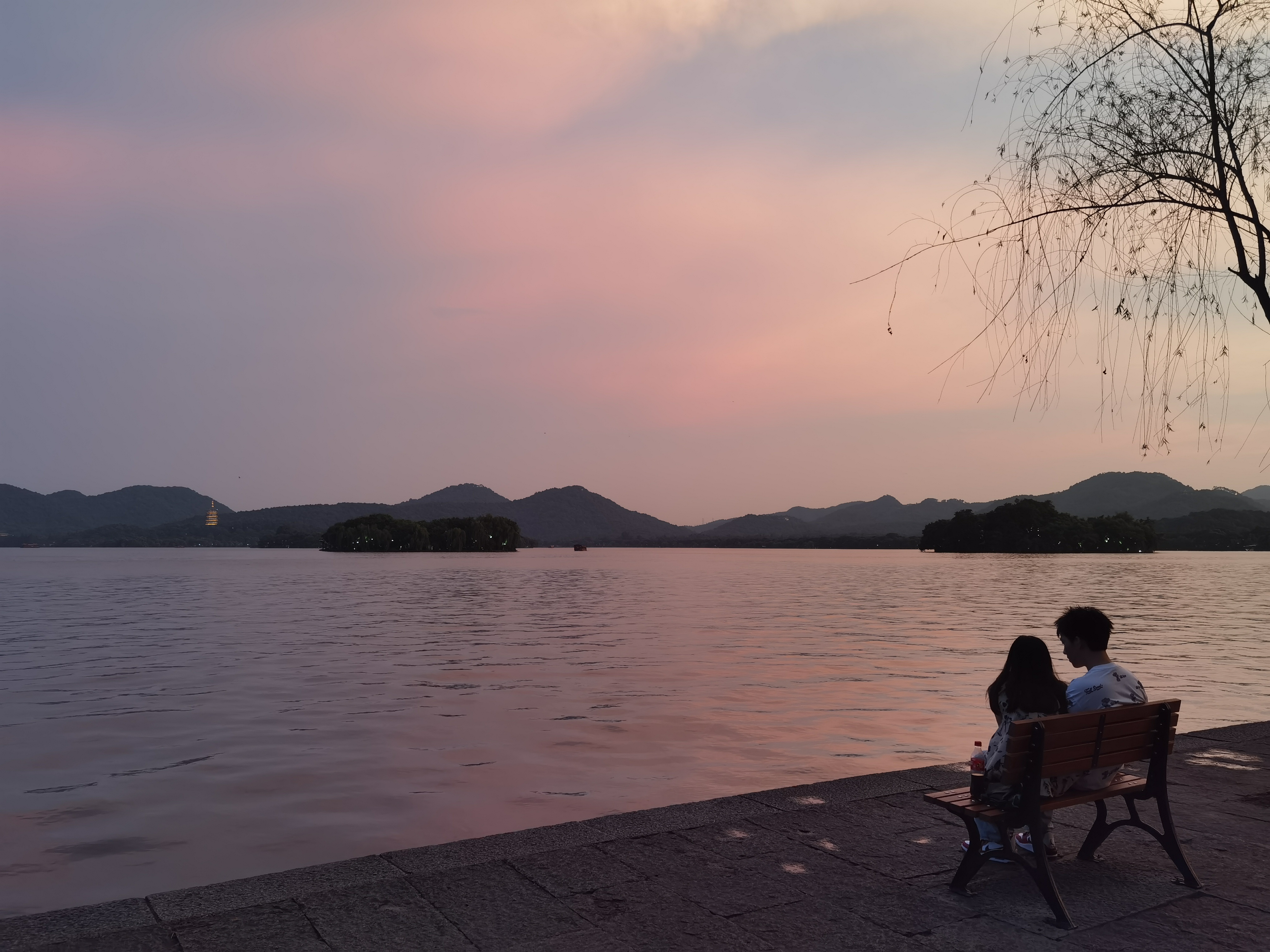 【2月14日情人節】甚麼面部表情對男士和女士最吸引？