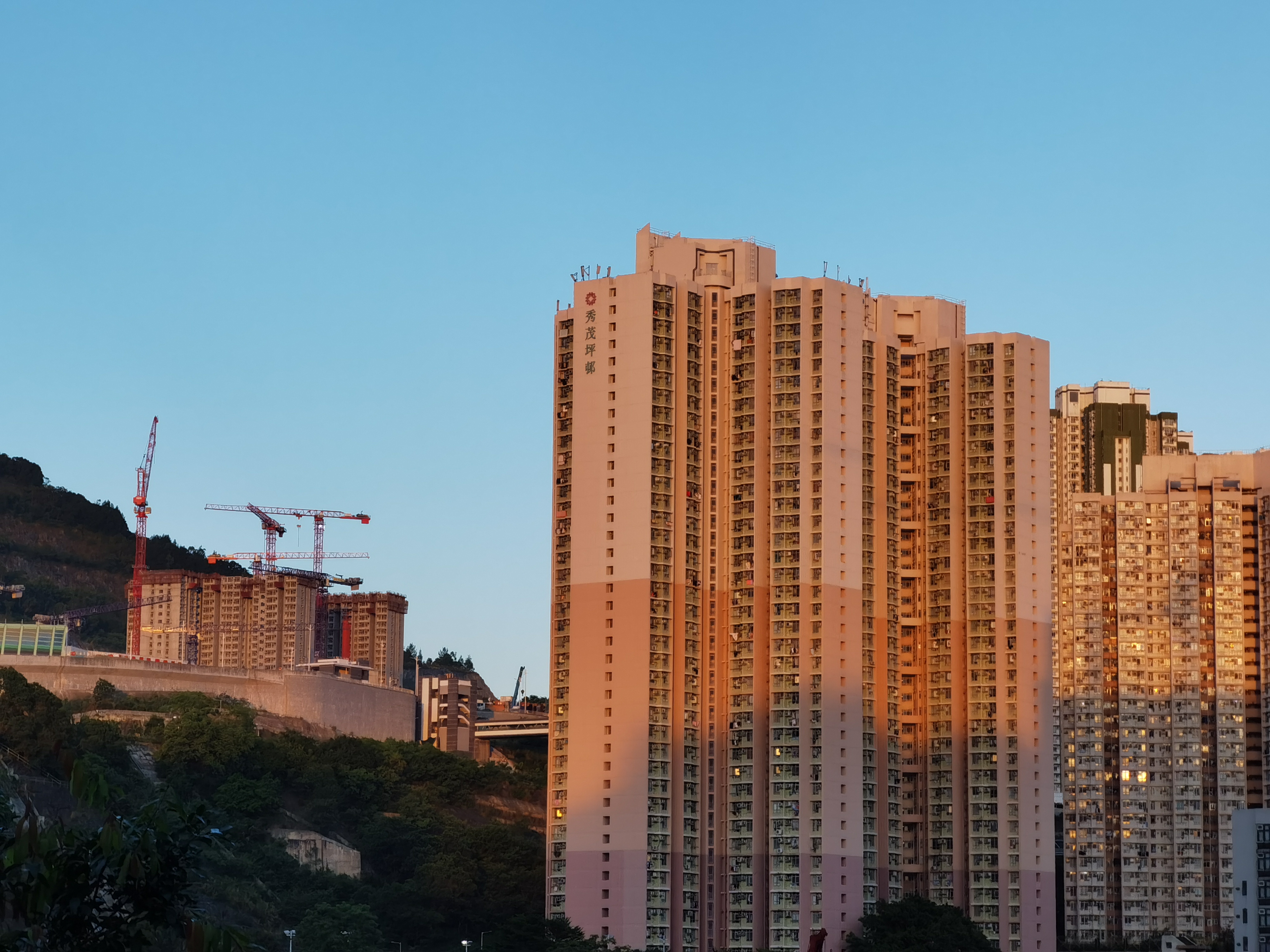 新文章《講個笑話：房屋署署長羅淑佩「還屋於民」》上線了！